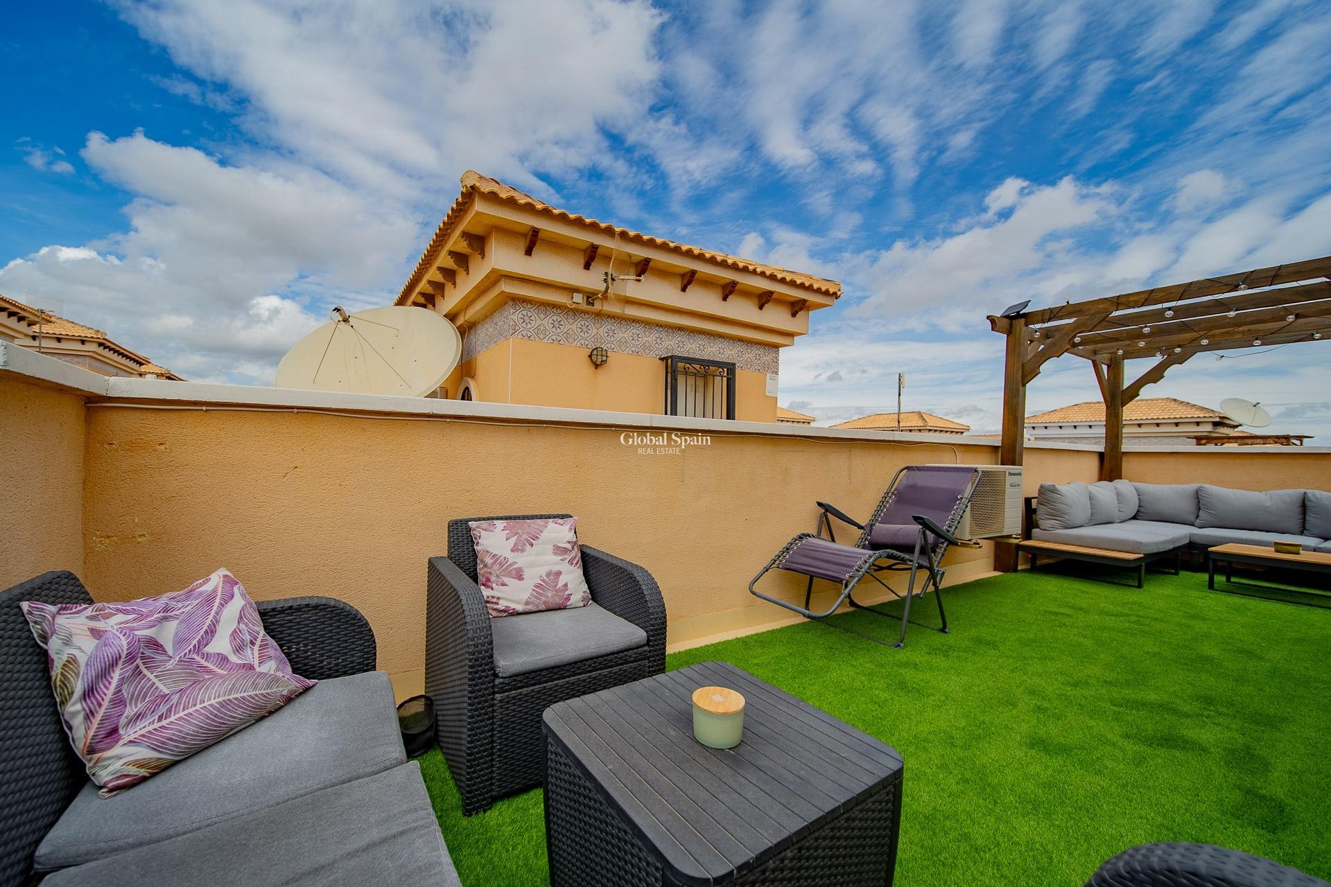 Resale - HOUSE -
ORIHUELA COSTA - Pau 26