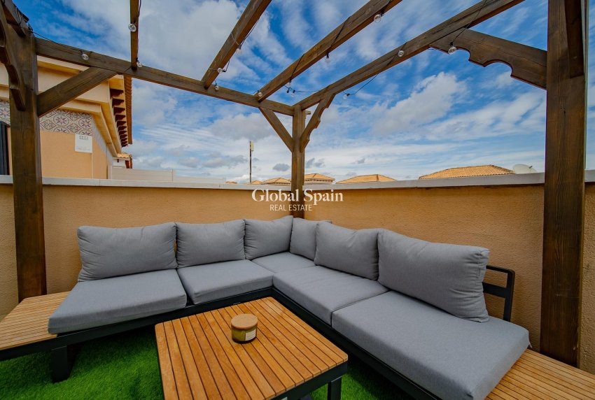 Resale - HOUSE -
ORIHUELA COSTA - Pau 26