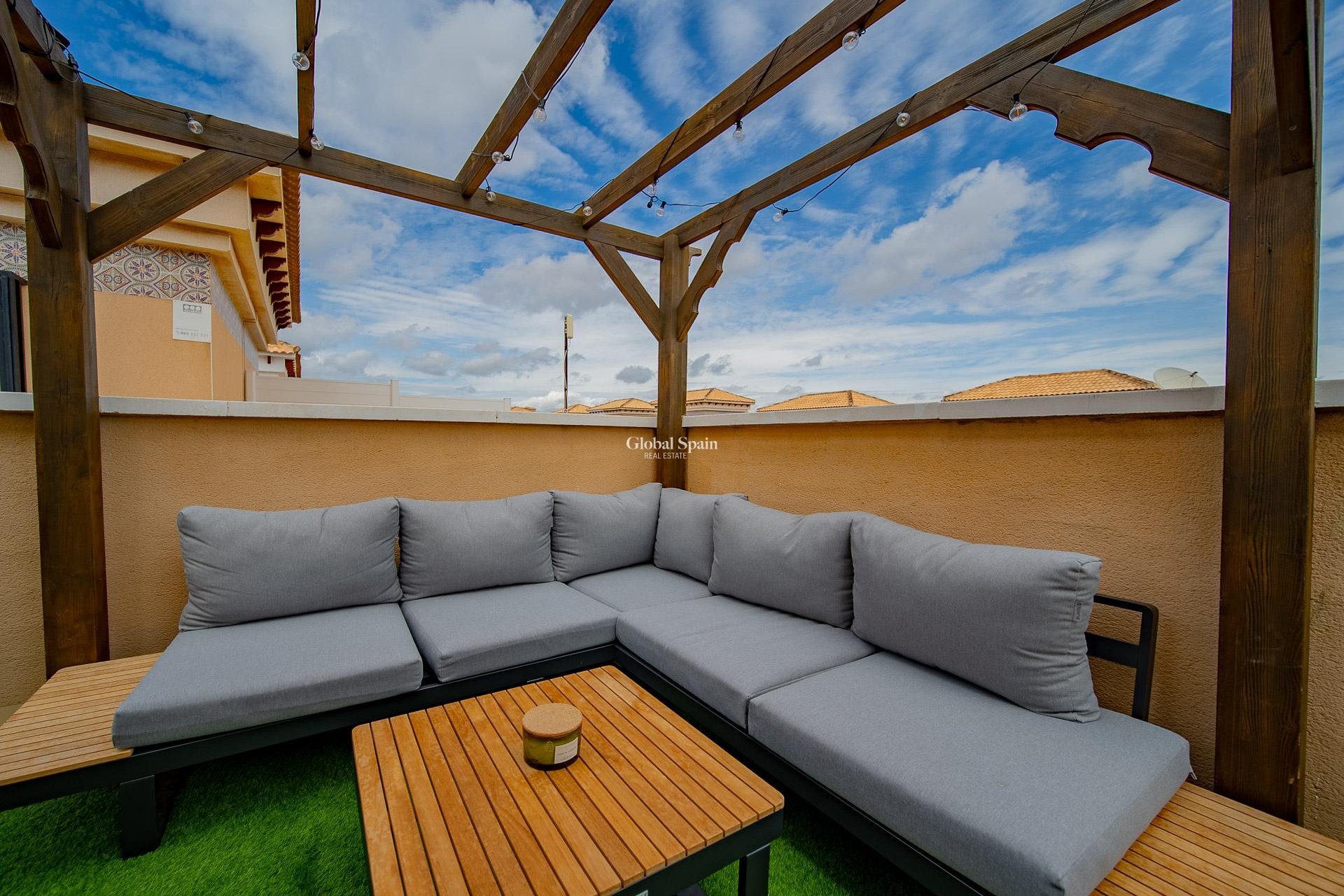 Resale - HOUSE -
ORIHUELA COSTA - Pau 26