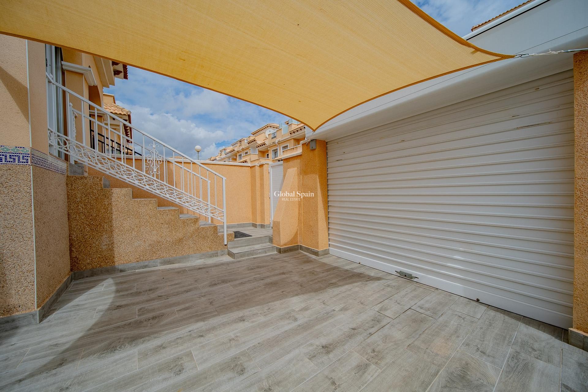 Resale - HOUSE -
ORIHUELA COSTA - Pau 26