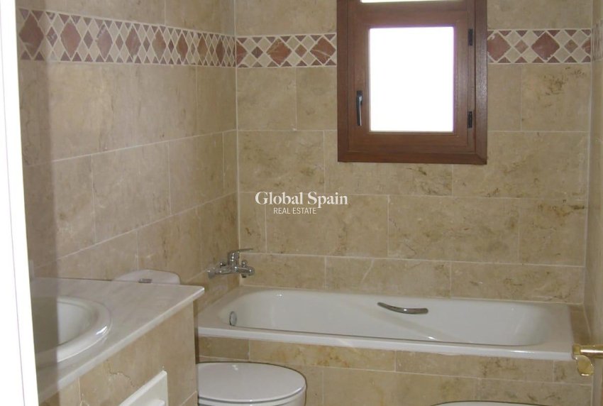 Resale - HOUSE -
ORIHUELA COSTA - PAU 8