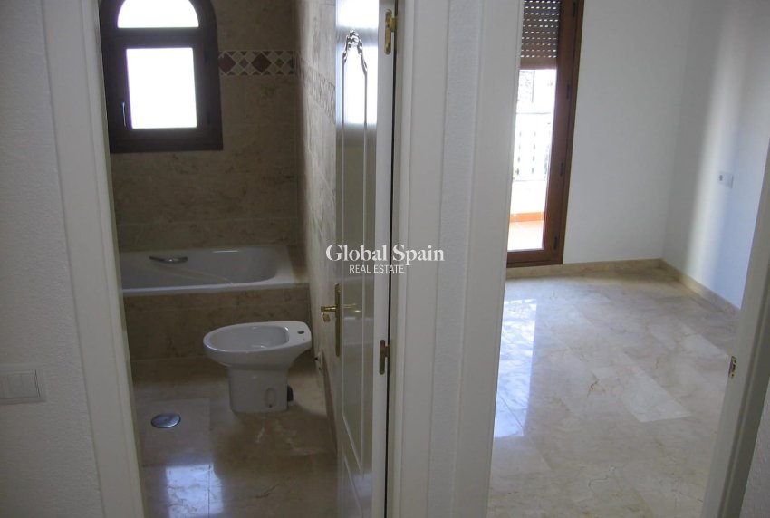Resale - HOUSE -
ORIHUELA COSTA - PAU 8