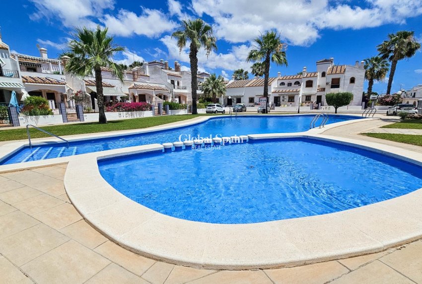 Resale - HOUSE -
ORIHUELA COSTA - PAU 8