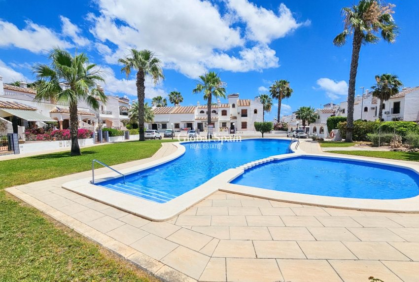 Resale - HOUSE -
ORIHUELA COSTA - PAU 8