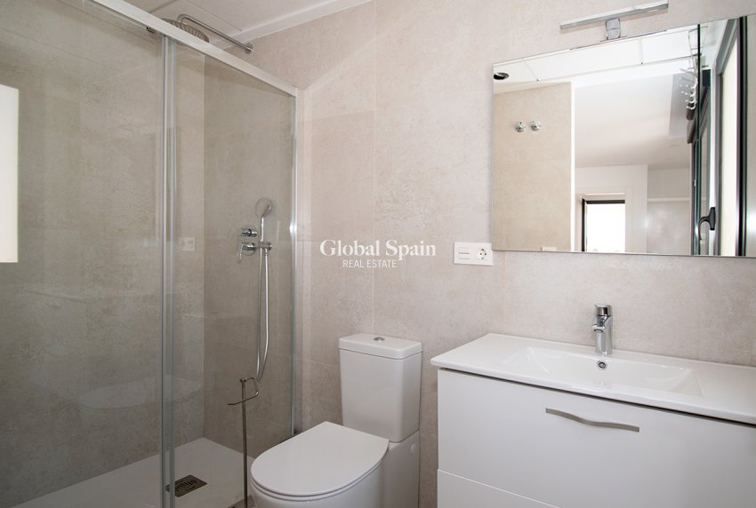 Resale - HOUSE -
ORIHUELA COSTA - pau26