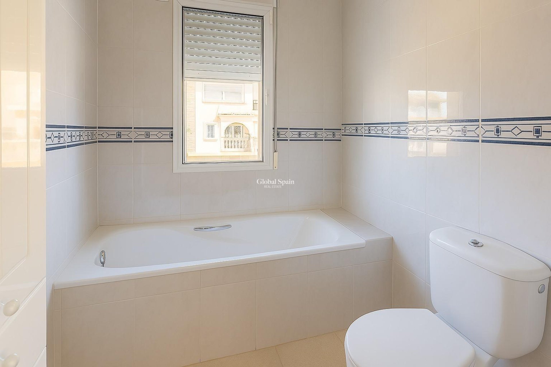 Resale - HOUSE -
ORIHUELA COSTA - Playa Flamenca