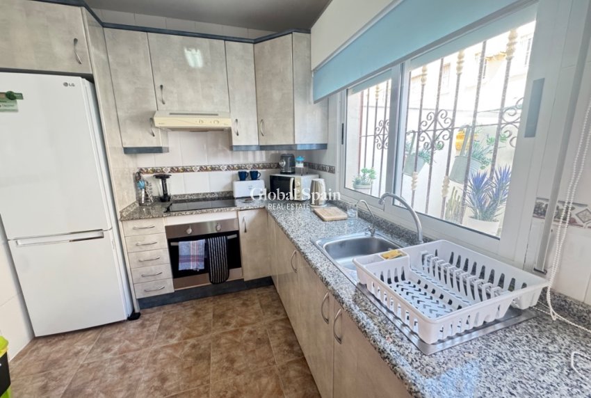 Resale - House -
ORIHUELA COSTA - Playa Flamenca