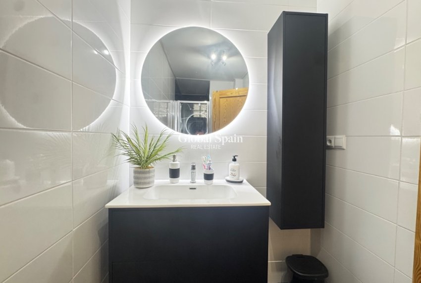 Resale - House -
ORIHUELA COSTA - Playa Flamenca