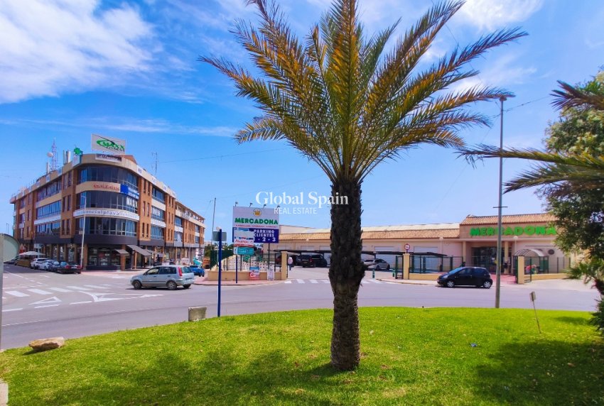 Resale - House -
ORIHUELA COSTA - Playa Flamenca