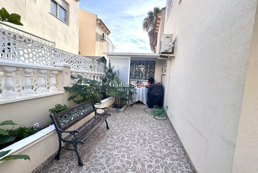 Resale - HOUSE -
ORIHUELA COSTA - Playa Flamenca