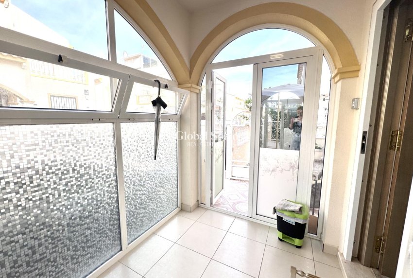 Resale - HOUSE -
ORIHUELA COSTA - Playa Flamenca