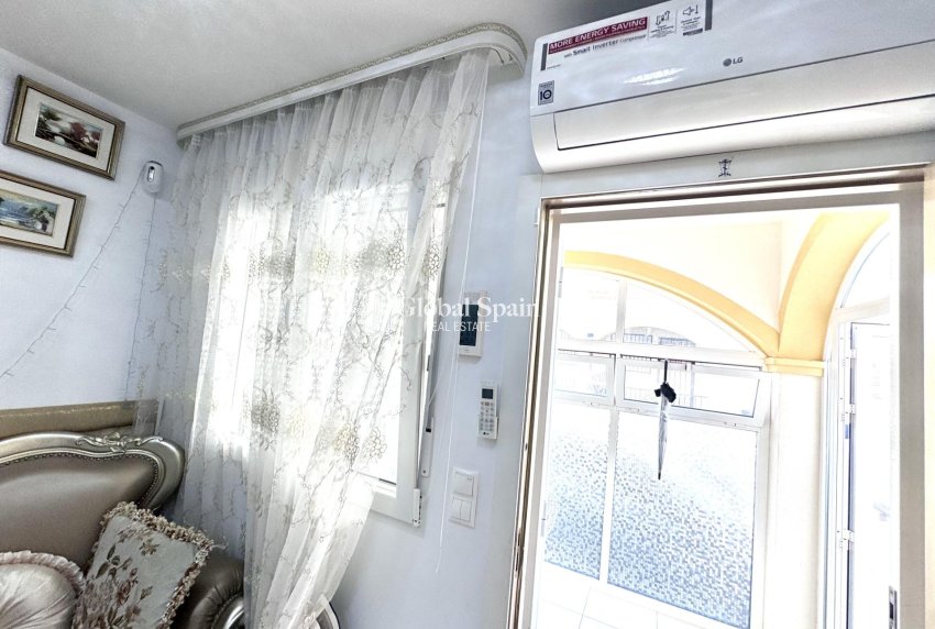 Resale - HOUSE -
ORIHUELA COSTA - Playa Flamenca