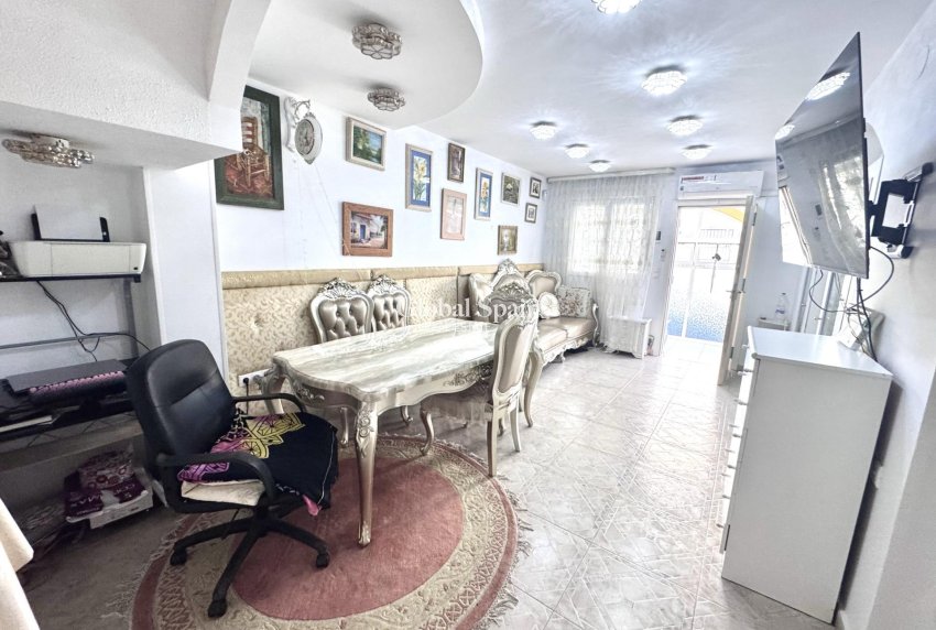 Resale - HOUSE -
ORIHUELA COSTA - Playa Flamenca