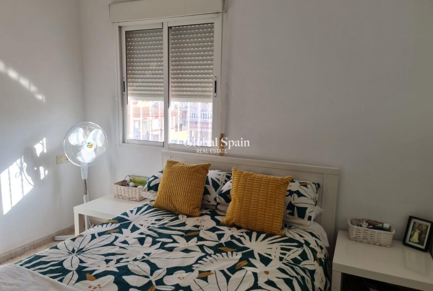 Resale - HOUSE -
ORIHUELA COSTA - Playa Flamenca