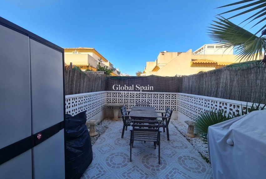 Resale - HOUSE -
ORIHUELA COSTA - Playa Flamenca