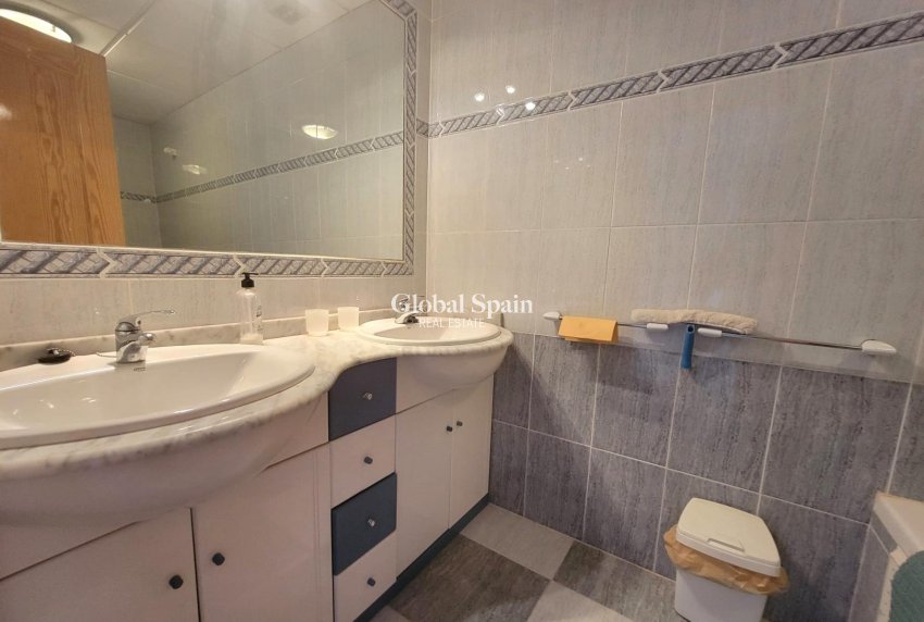 Resale - HOUSE -
ORIHUELA COSTA - Playa Flamenca