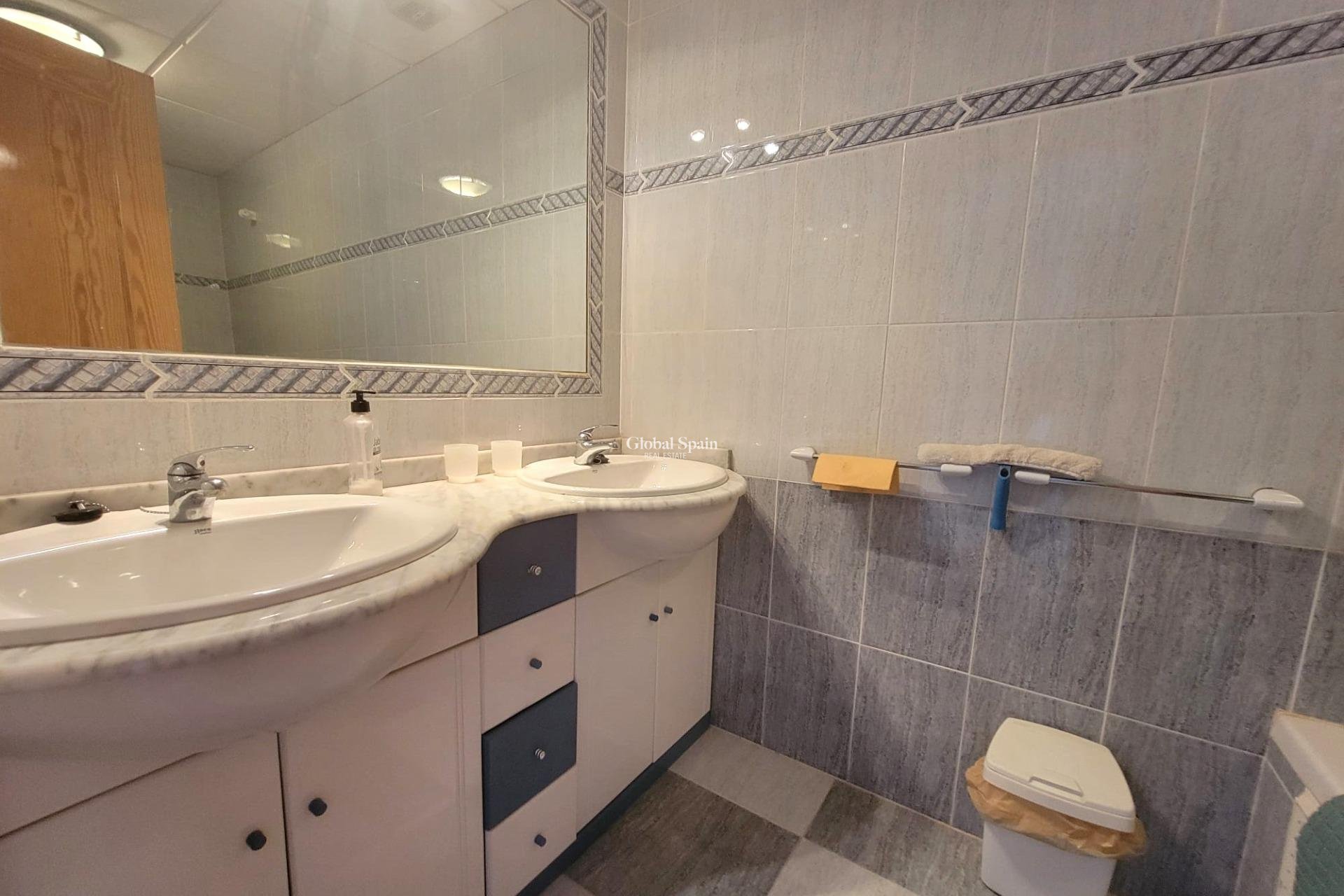 Resale - HOUSE -
ORIHUELA COSTA - Playa Flamenca