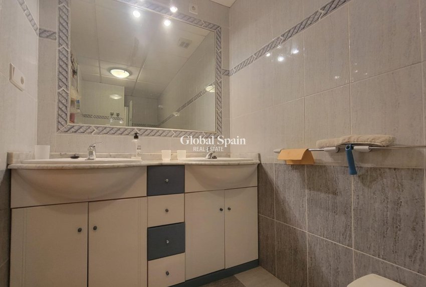 Resale - HOUSE -
ORIHUELA COSTA - Playa Flamenca