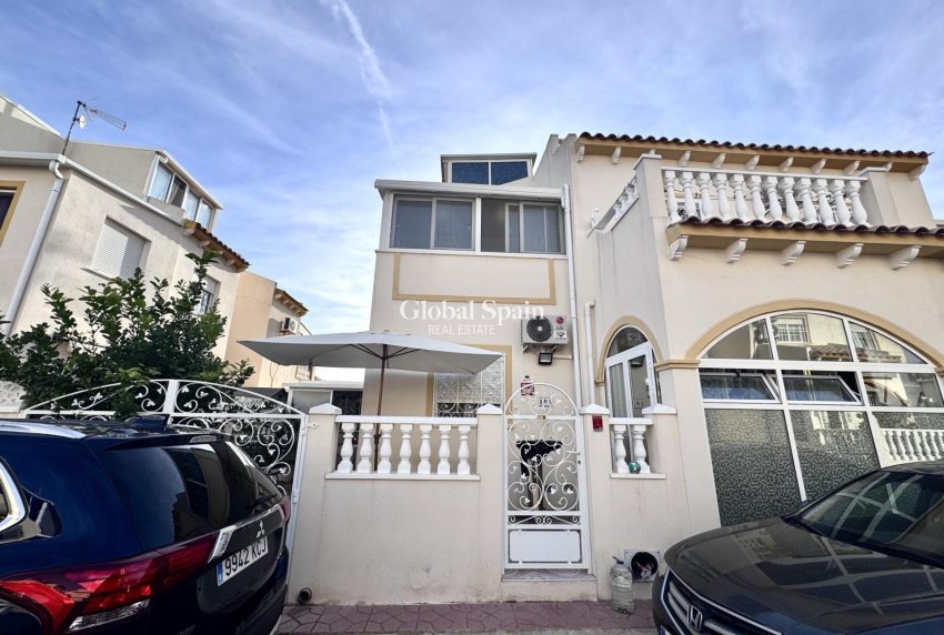 Resale - HOUSE -
ORIHUELA COSTA - Playa Flamenca