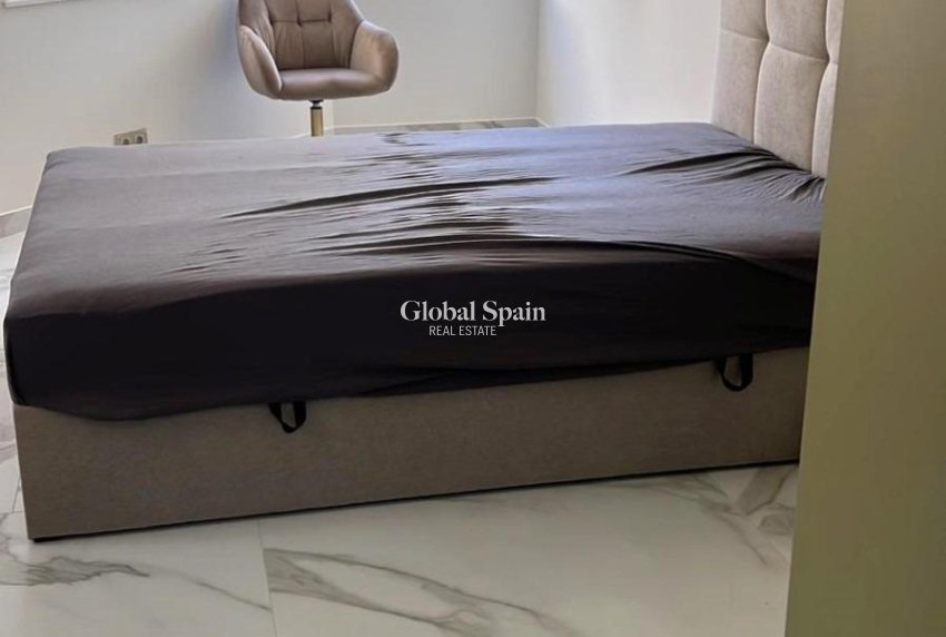 Resale - HOUSE -
ORIHUELA COSTA - Playa Flamenca