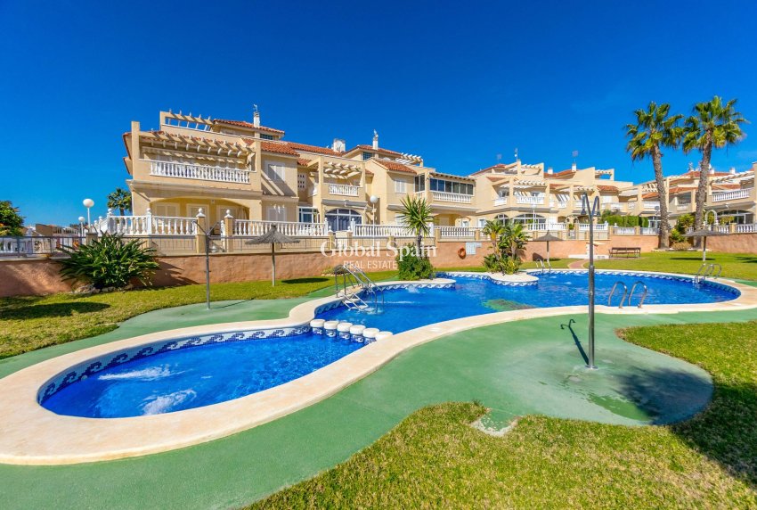 Resale - HOUSE -
ORIHUELA COSTA - Playa Flamenca