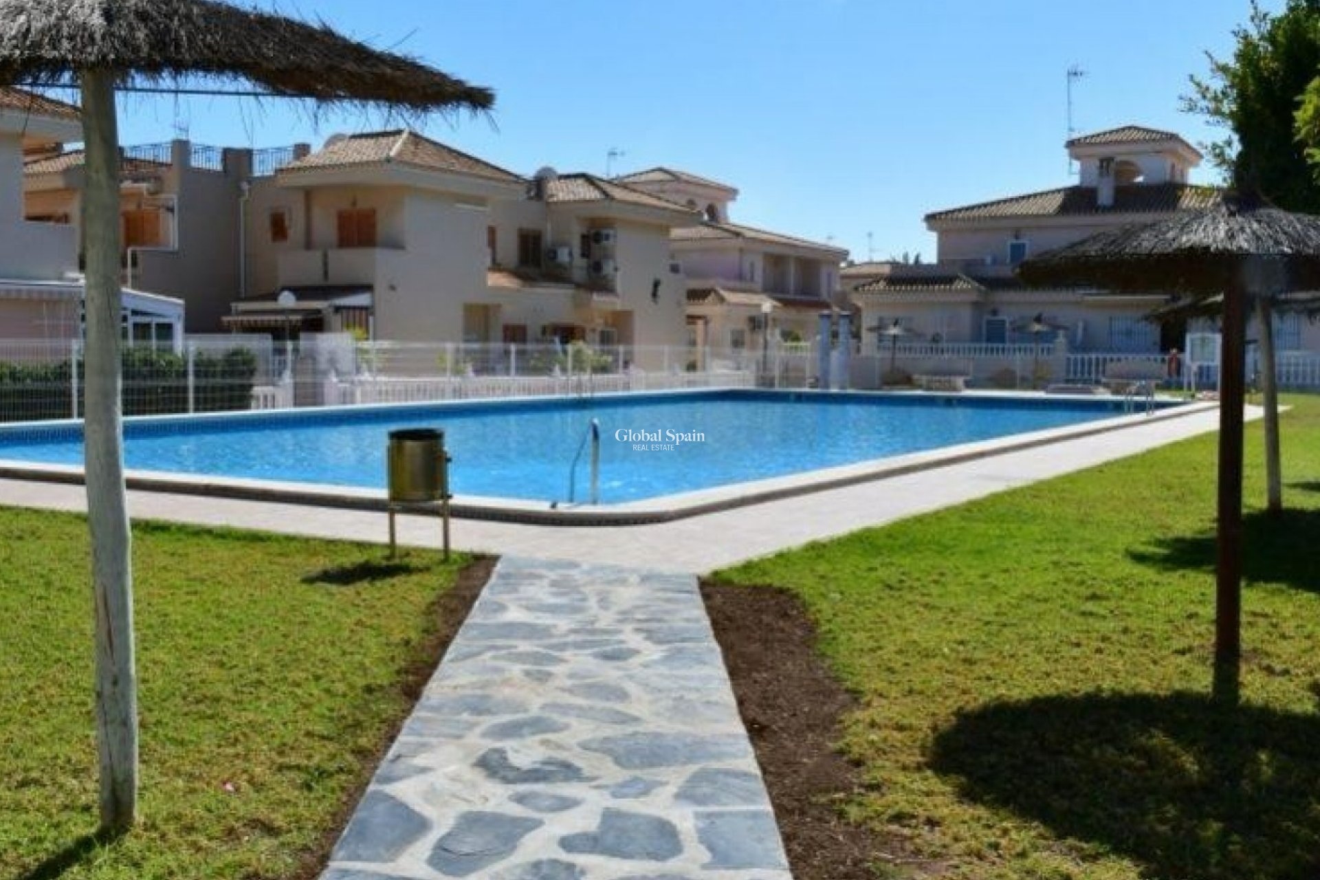Resale - HOUSE -
ORIHUELA COSTA - Playa Flamenca