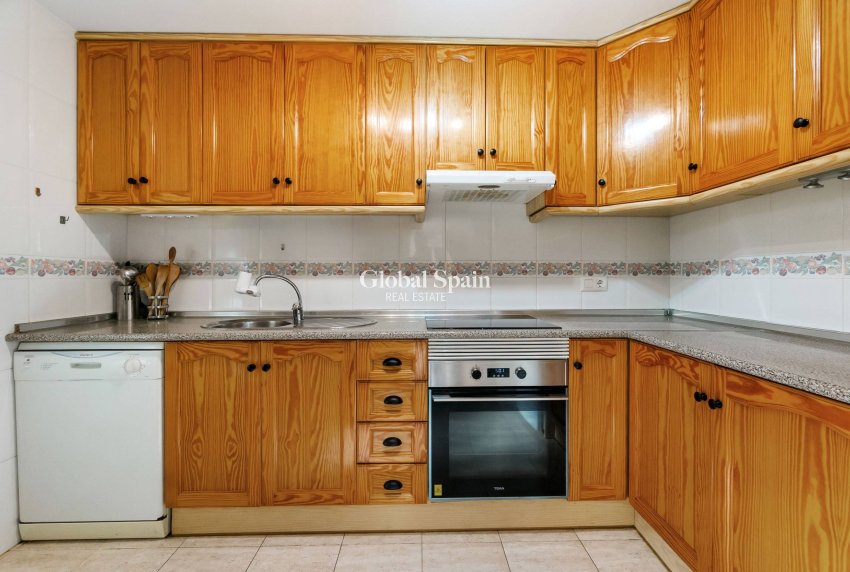 Resale - HOUSE -
ORIHUELA COSTA - Playa Flamenca