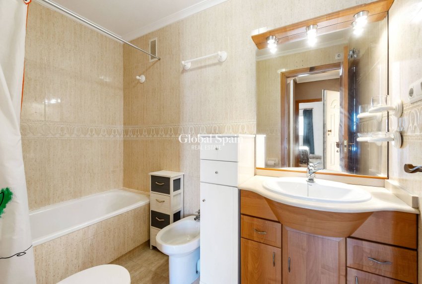 Resale - HOUSE -
ORIHUELA COSTA - Playa Flamenca