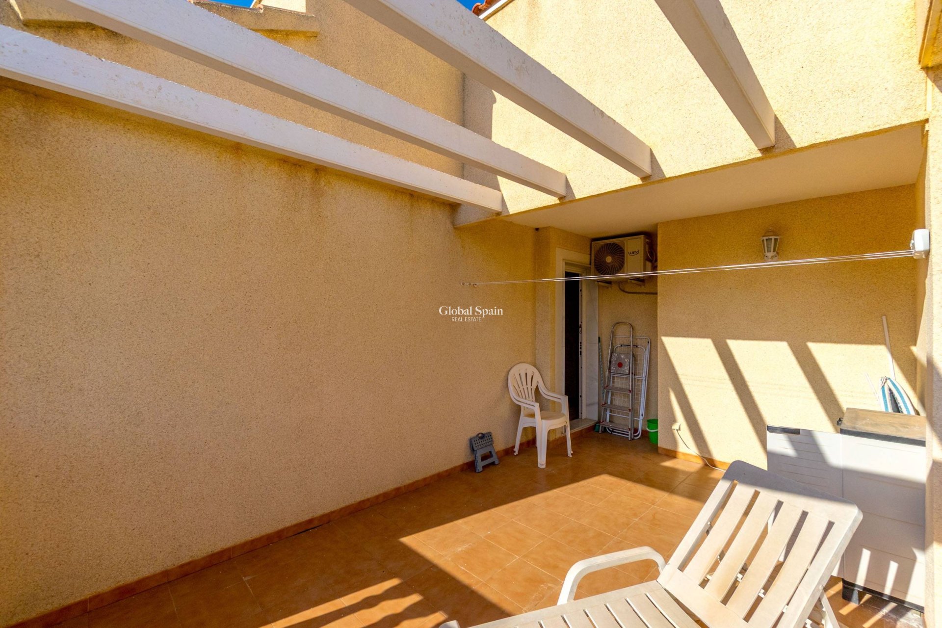 Resale - HOUSE -
ORIHUELA COSTA - Playa Flamenca