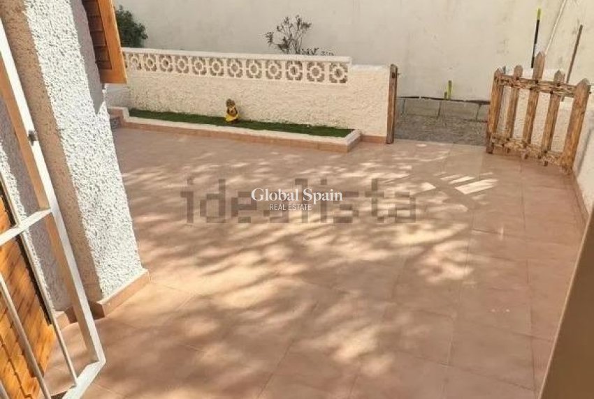 Resale - HOUSE -
ORIHUELA COSTA - Playa Flamenca