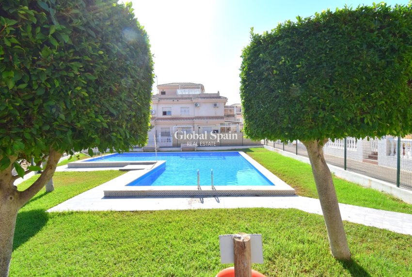 Resale - HOUSE -
Orihuela Costa - Playa Flamenca