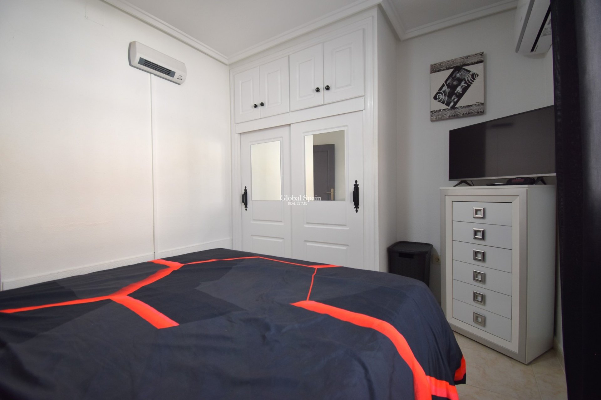 Resale - HOUSE -
Orihuela Costa - Playa Flamenca