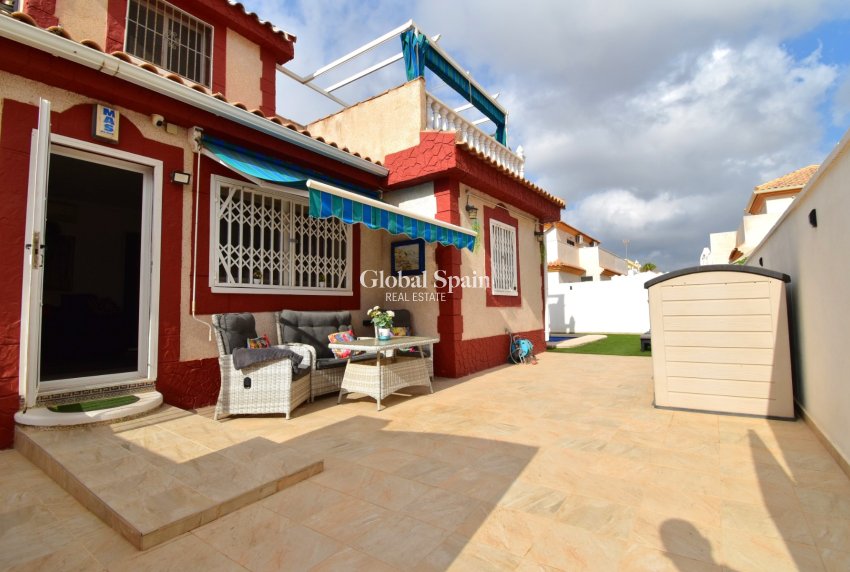 Resale - HOUSE -
Orihuela Costa - Playa Flamenca