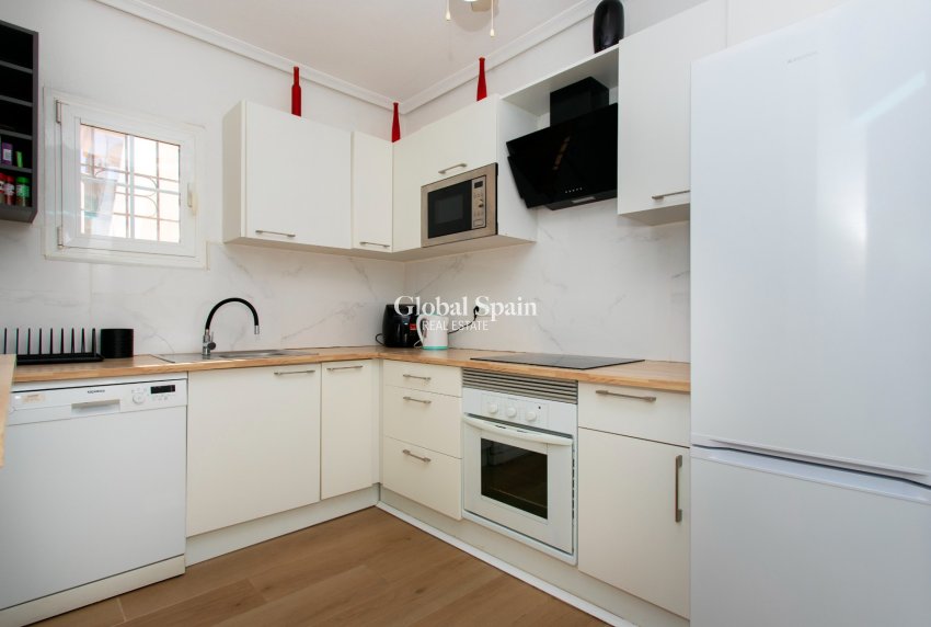 Resale - HOUSE -
ORIHUELA COSTA - Playa Flamenca
