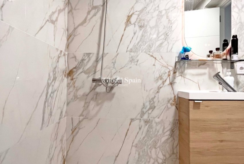 Resale - House -
ORIHUELA COSTA - Playa Flamenca