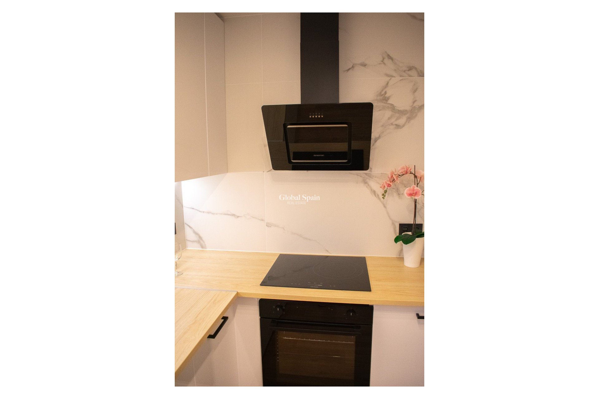 Resale - HOUSE -
ORIHUELA COSTA - Punta Prima