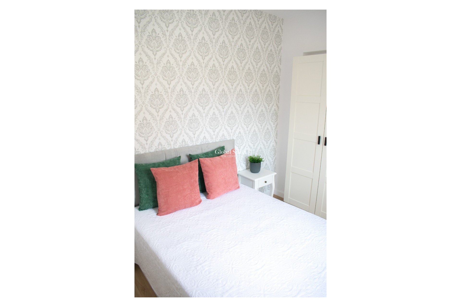 Resale - HOUSE -
ORIHUELA COSTA - Punta Prima