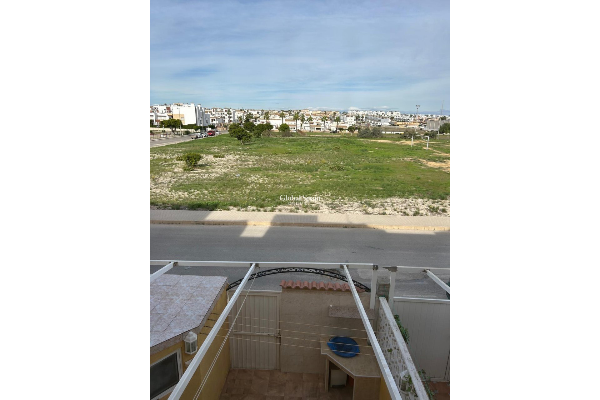 Resale - HOUSE -
ORIHUELA COSTA - Punta Prima