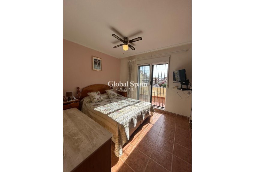 Resale - HOUSE -
ORIHUELA COSTA - Punta Prima