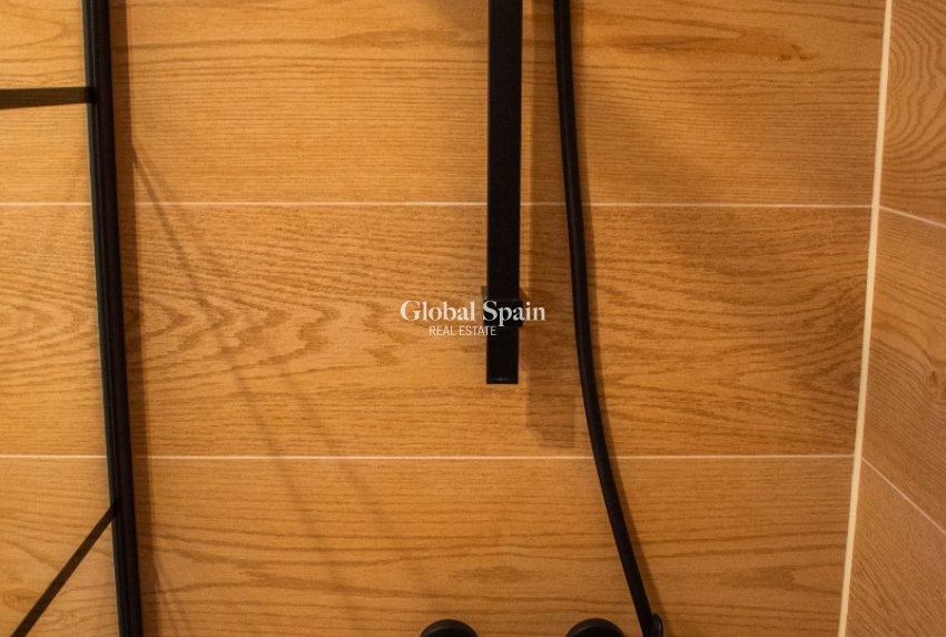 Resale - HOUSE -
ORIHUELA COSTA - Punta Prima