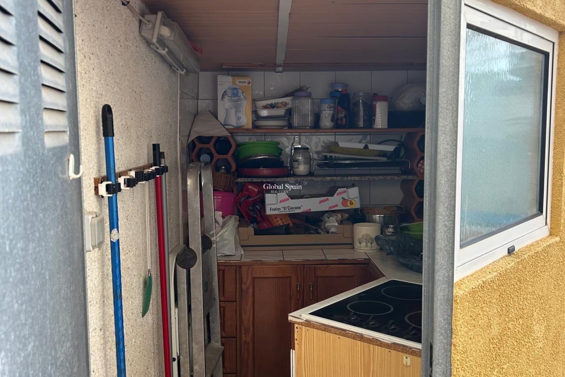 Resale - HOUSE -
ORIHUELA COSTA - Punta Prima