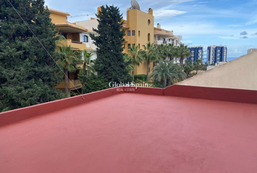Resale - HOUSE -
ORIHUELA COSTA - Punta Prima