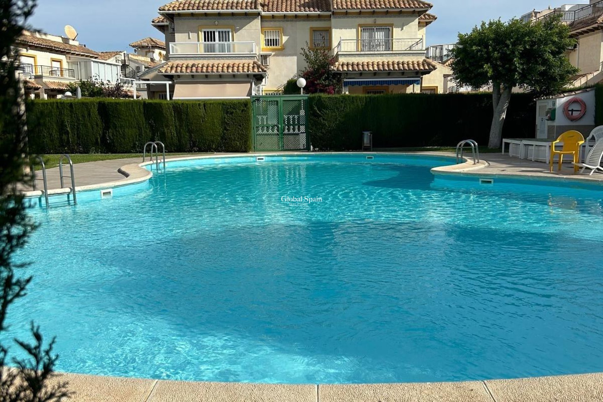 Resale - HOUSE -
ORIHUELA COSTA - Punta Prima