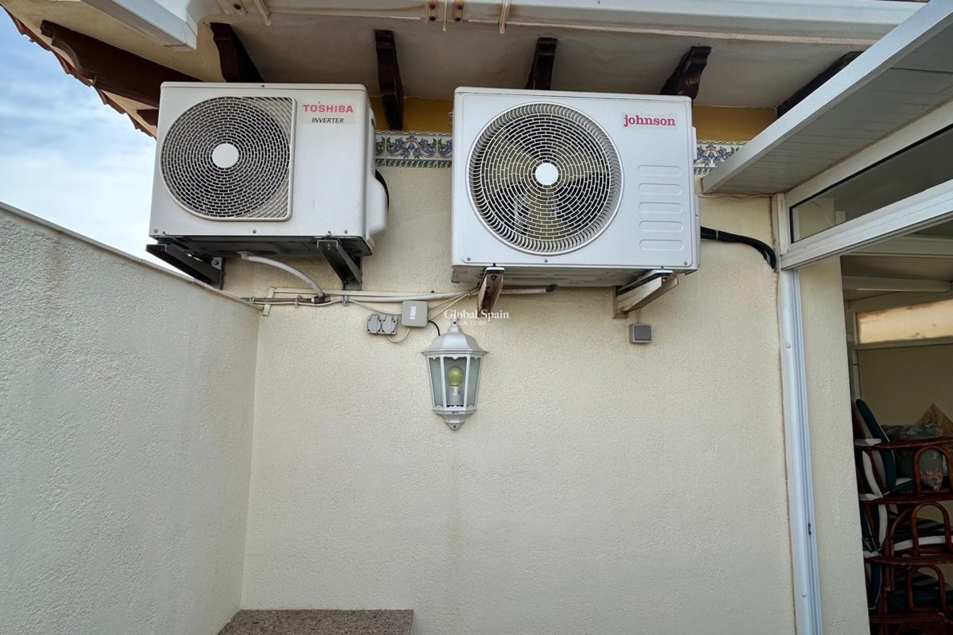 Resale - HOUSE -
ORIHUELA COSTA - Punta Prima