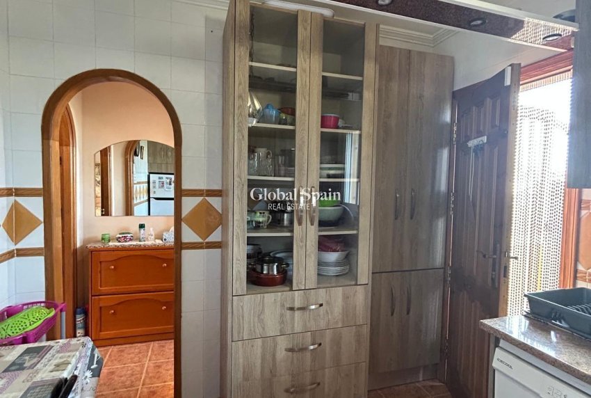 Resale - HOUSE -
ORIHUELA COSTA - Punta Prima