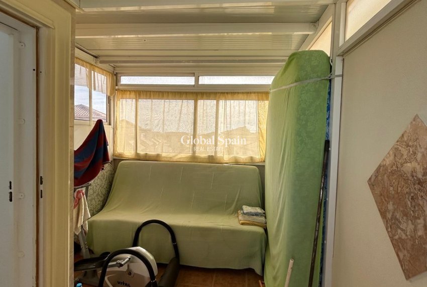 Resale - HOUSE -
ORIHUELA COSTA - Punta Prima