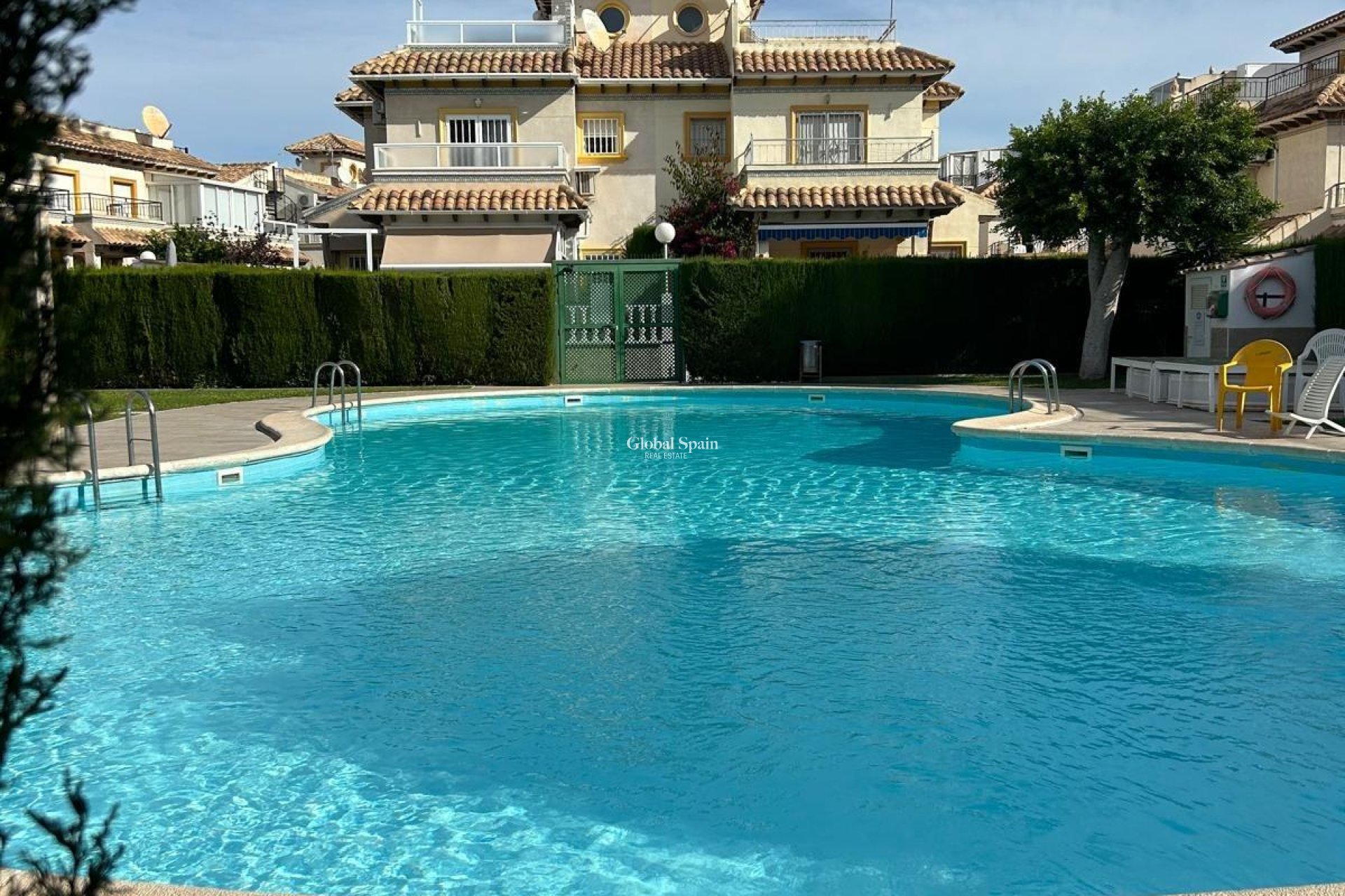 Resale - HOUSE -
ORIHUELA COSTA - Punta Prima