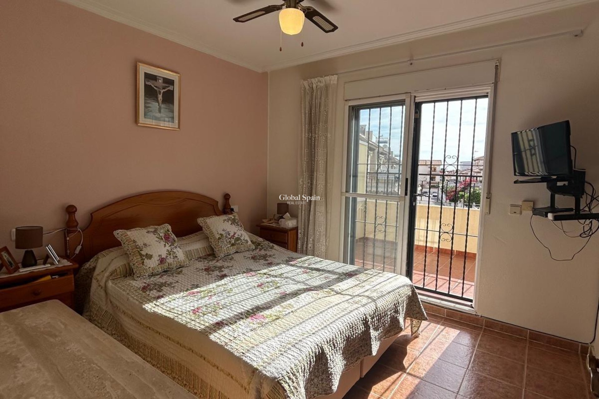 Resale - HOUSE -
ORIHUELA COSTA - Punta Prima
