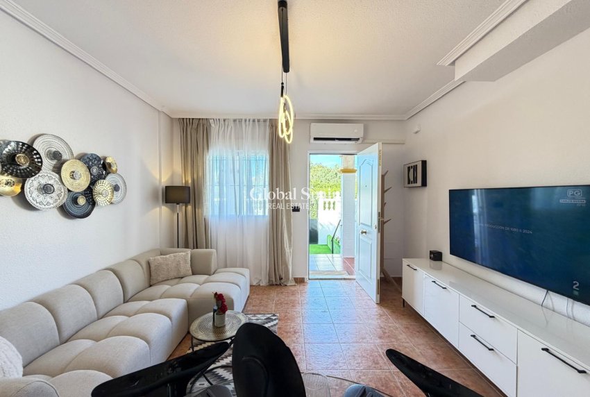 Resale - HOUSE -
ORIHUELA COSTA - Rocio Del Mar