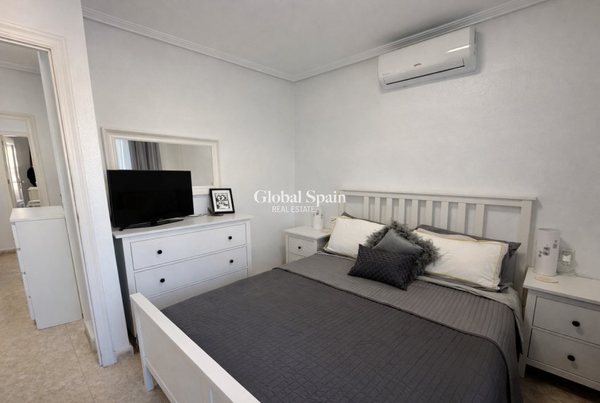 Resale - HOUSE -
ORIHUELA COSTA - Villa's San Jose IV